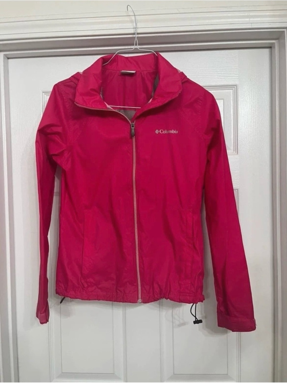 Columbia Women's Bright Fuchsia Lightweight Rain Shell